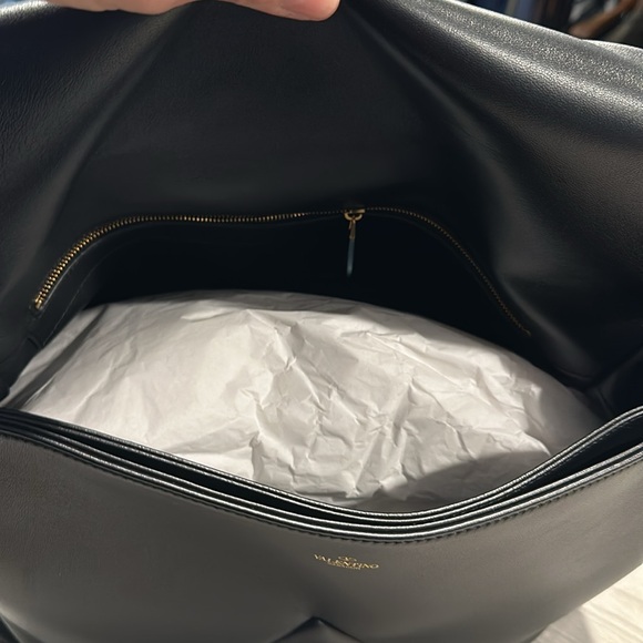 NWT Valentino Garavani One Stud Hobo - Picture 5 of 8